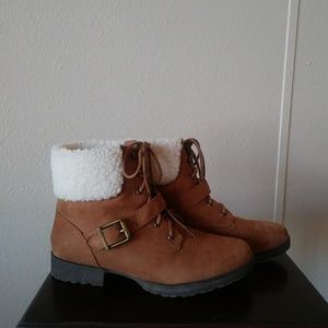 Hiking Boots with Fur Cuff